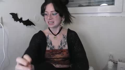 Persephone online show from 12/05/25, 08:23