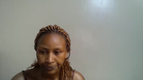 peru_queen online show from 11/18/25, 09:03