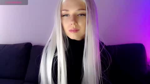 Isabella online show from 02/12/25, 12:55