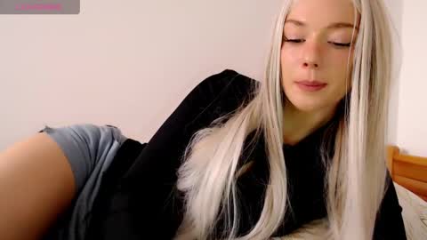 Isabella online show from 03/17/26, 07:23