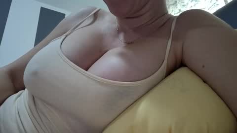 Lisa -  online show from 03/27/26, 10:59