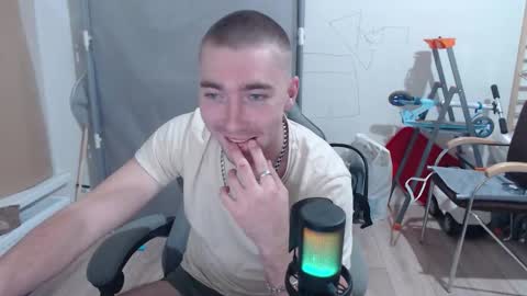 pes1ko online show from 03/01/26, 08:00