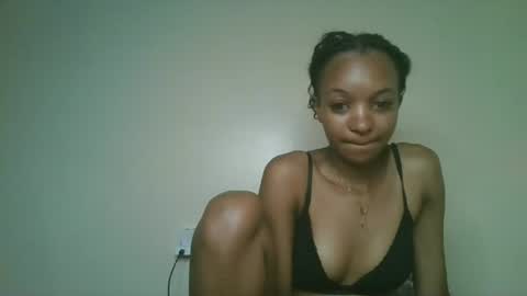 Snapshot of petal_palette chatting on 06/15/26, 07:43 Lolly online show from 06/15/26, 07:43