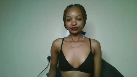 Snapshot of petal_palette chatting on 07/04/26, 04:40 Lolly online show from 07/04/26, 04:40