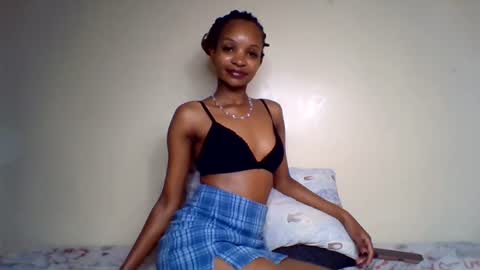 Snapshot of petal_palette chatting on 07/17/26, 05:07 Lolly online show from 07/17/26, 05:07