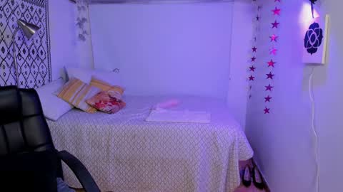 Snapshot of petalsrose_ chatting on 01/10/25, 09:31 Rose online show from 01/10/25, 09:31