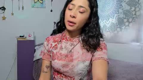 Snapshot of petalsrose_ chatting on 09/24/25, 07:06 Rose online show from 09/24/25, 07:06