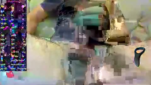 Snapshot of petardo_ chatting on 12/23/24, 10:10 Petardo online show from 12/23/24, 10:10