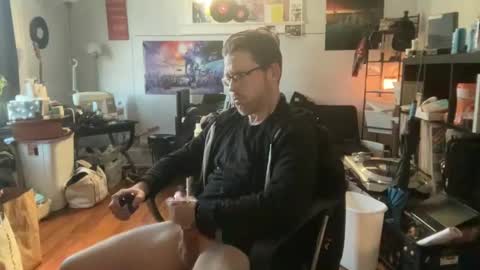 Snapshot of petehaze484617 chatting on 12/19/24, 06:12 Pete Haze online show from 12/19/24, 06:12