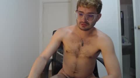 Snapshot of peter_x_annaud chatting on 01/13/25, 02:53 FELIPE online show from 01/13/25, 02:53