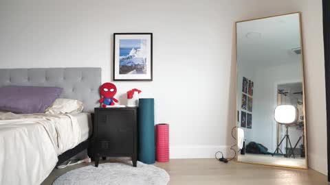 Peter Parker online show from 09/21/25, 08:43