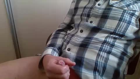 Snapshot of peterw7310 chatting on 02/25/25, 01:28 peterw7310 online show from 02/25/25, 01:28