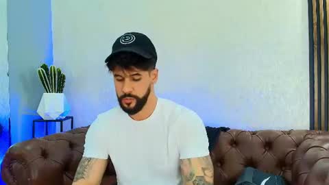 Snapshot of petesevans_1 chatting on 06/10/26, 12:11 PETES EVANS new account online show from 06/10/26, 12:11