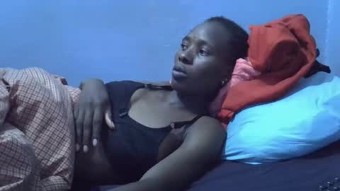 petite_bella21 online show from 04/11/26, 10:19