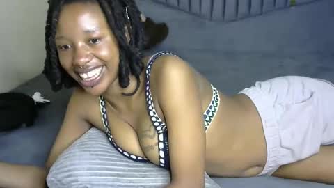 petite_byb online show from 01/18/26, 07:12