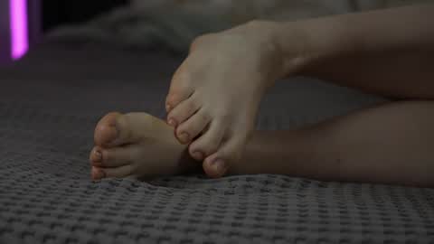 Snapshot of petite_cathrine chatting on 04/06/26, 06:31 petite_cathrine online show from 04/06/26, 06:31