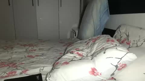Snapshot of petite_danielle chatting on 06/05/26, 11:54 petite_danielle online show from 06/05/26, 11:54