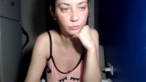 Snapshot of petite_danielle chatting on 07/16/26, 08:59 petite_danielle online show from 07/16/26, 08:59