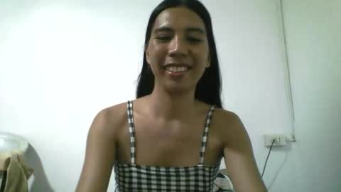 Snapshot of petite_dicklover chatting on 05/26/26, 04:30 Yuriee online show from 05/26/26, 04:30
