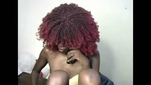 Snapshot of petite_lavi2 chatting on 12/27/24, 05:26 petite_lavi2 online show from 12/27/24, 05:26