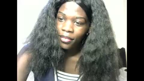 Snapshot of petite_lavi2 chatting on 02/20/25, 12:19 petite_lavi2 online show from 02/20/25, 12:19