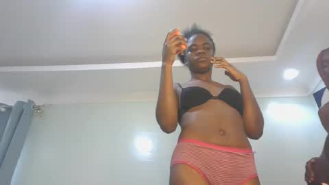 Snapshot of petite_luxe1 chatting on 07/23/26, 11:41 Luxe online show from 07/23/26, 11:41