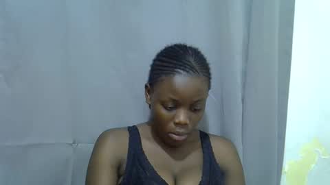 petite_melan online show from 09/13/25, 10:15