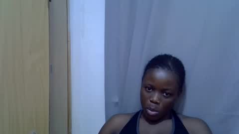 petite_melan online show from 09/15/25, 06:46