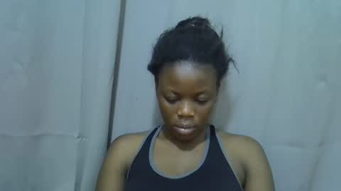 petite_melan online show from 09/22/25, 12:51