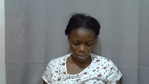 petite_melan online show from 09/23/25, 07:55