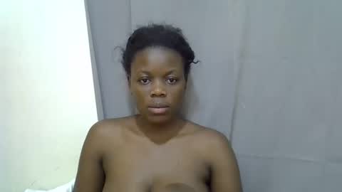 petite_melan online show from 09/27/25, 11:37