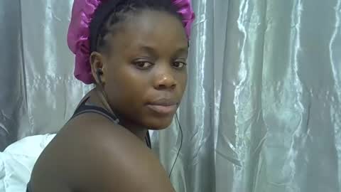 petite_melan online show from 10/22/25, 08:30