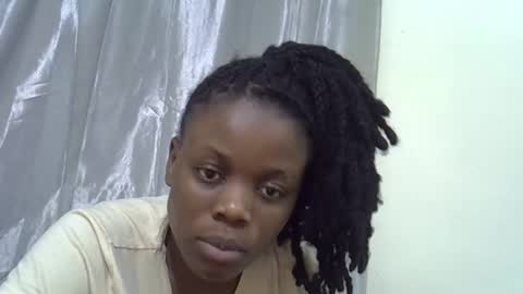 petite_melan online show from 10/26/25, 08:37