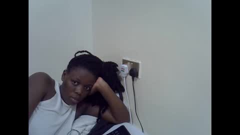 petite_melan online show from 11/20/25, 07:41