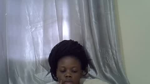 petite_melan online show from 12/05/25, 05:16