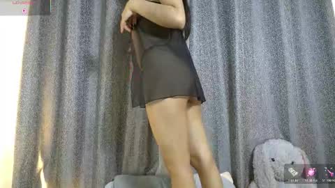 petite paola online show from 12/14/25, 10:14
