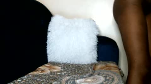 petite_shan online show from 11/02/25, 11:51