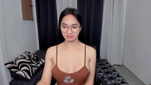 Snapshot of petiteasianmarian chatting on 05/12/26, 01:30 bigcock Marian online show from 05/12/26, 01:30
