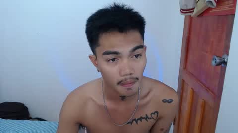 Snapshot of petiteasianx chatting on 01/04/25, 09:54 Vrin online show from 01/04/25, 09:54