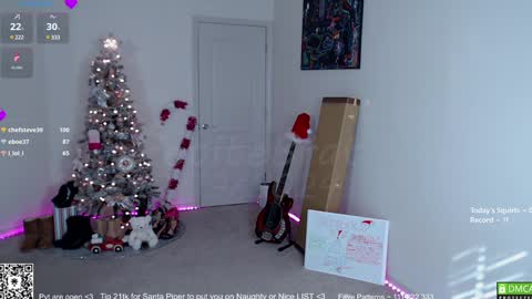 Snapshot of petitebrat chatting on 12/19/24, 05:18 PiperAvery online show from 12/19/24, 05:18