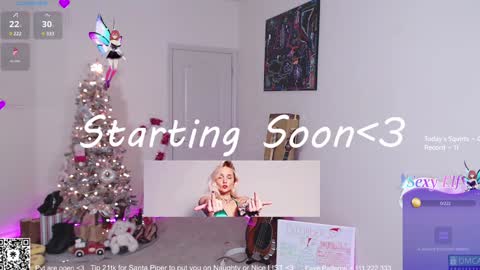 Snapshot of petitebrat chatting on 12/22/24, 07:31 PiperAvery online show from 12/22/24, 07:31