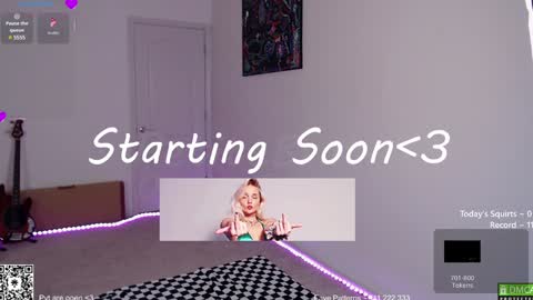 Snapshot of petitebrat chatting on 01/23/25, 10:01 PiperAvery online show from 01/23/25, 10:01