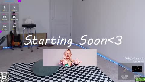 Snapshot of petitebrat chatting on 02/02/25, 06:42 PiperAvery online show from 02/02/25, 06:42