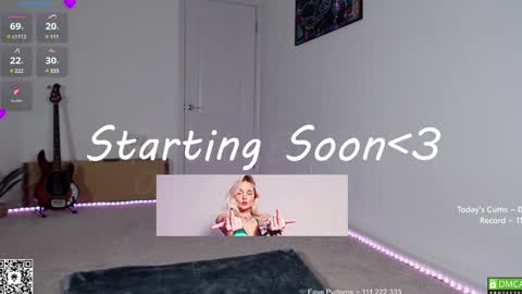 Snapshot of petitebrat chatting on 02/07/25, 11:01 PiperAvery online show from 02/07/25, 11:01