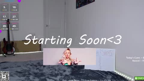Snapshot of petitebrat chatting on 02/08/25, 09:15 PiperAvery online show from 02/08/25, 09:15