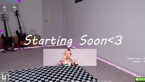 Snapshot of petitebrat chatting on 02/14/25, 11:20 PiperAvery online show from 02/14/25, 11:20