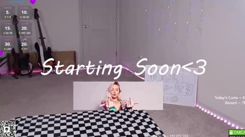 Snapshot of petitebrat chatting on 02/19/25, 08:52 PiperAvery online show from 02/19/25, 08:52