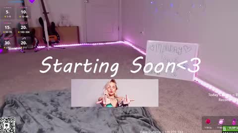 Snapshot of petitebrat chatting on 02/25/25, 01:09 PiperAvery online show from 02/25/25, 01:09
