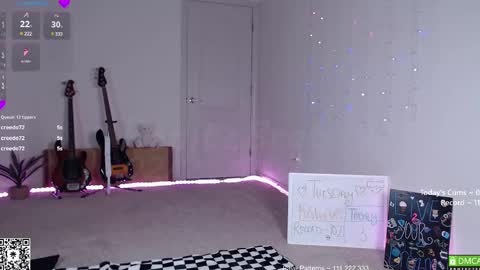 Snapshot of petitebrat chatting on 02/25/25, 09:46 PiperAvery online show from 02/25/25, 09:46