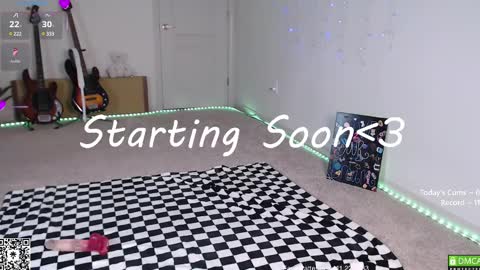 Snapshot of petitebrat chatting on 02/28/25, 10:50 PiperAvery online show from 02/28/25, 10:50